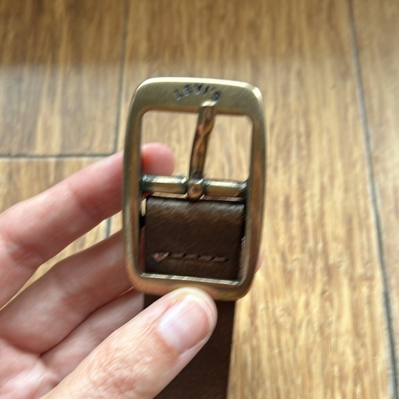 LEVI'S BROWN LEATHER BELT - Picture 3 of 7